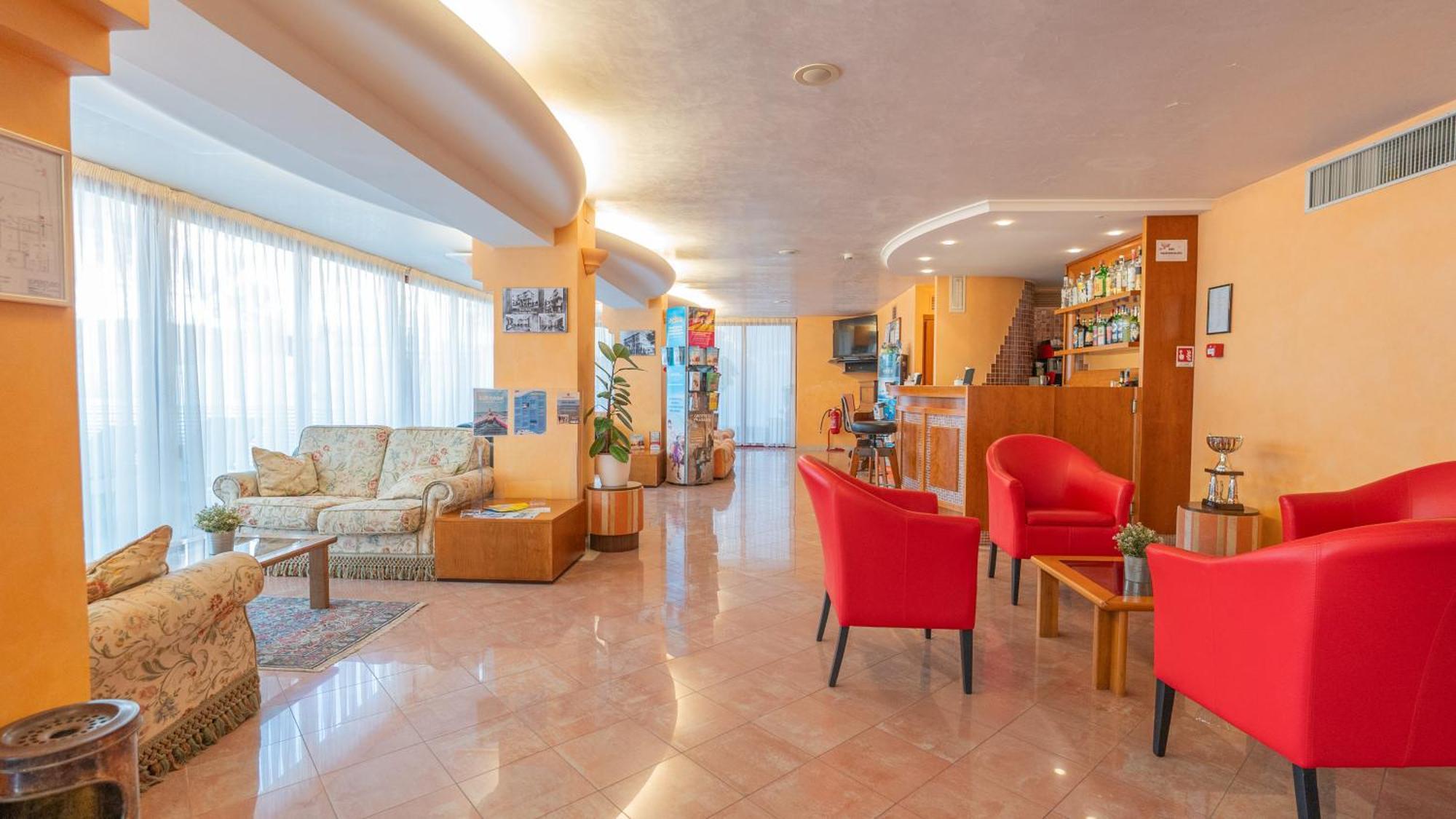 Hotel Nobel Rimini Buitenkant foto