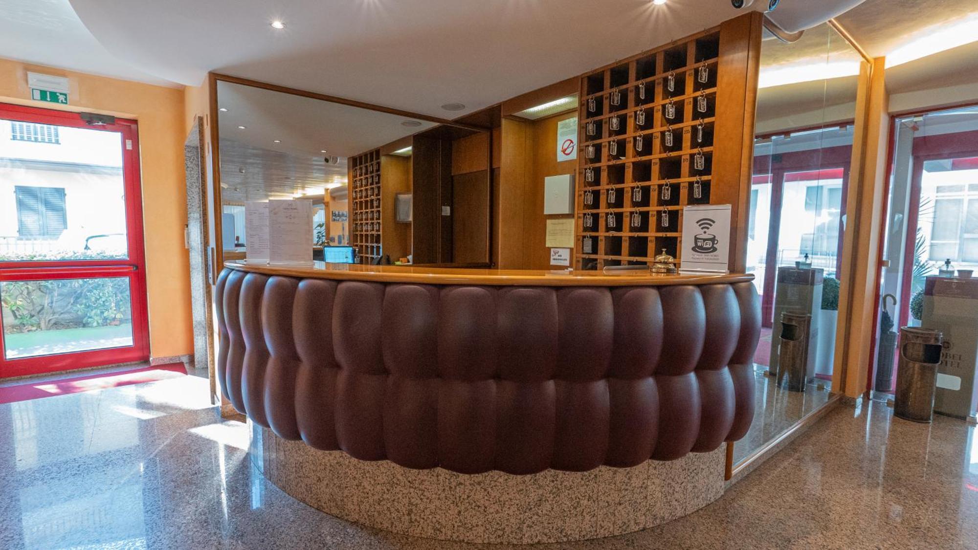 Hotel Nobel Rimini Buitenkant foto