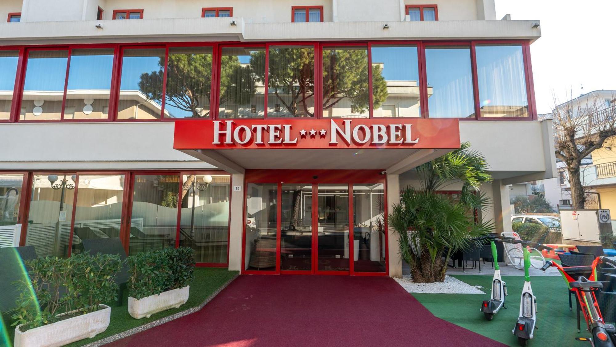 Hotel Nobel Rimini Buitenkant foto
