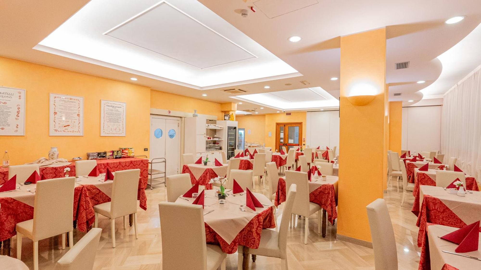 Hotel Nobel Rimini Buitenkant foto