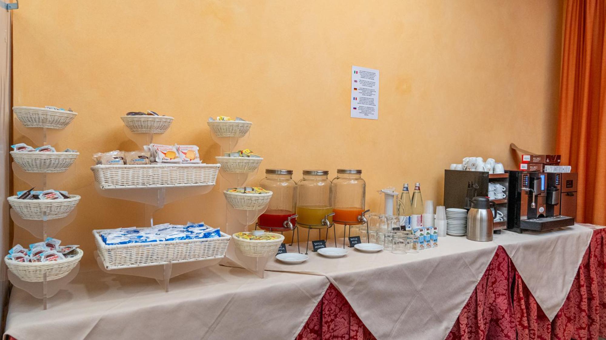 Hotel Nobel Rimini Buitenkant foto