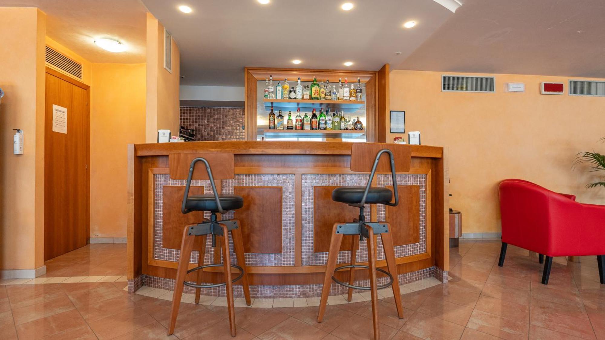 Hotel Nobel Rimini Buitenkant foto