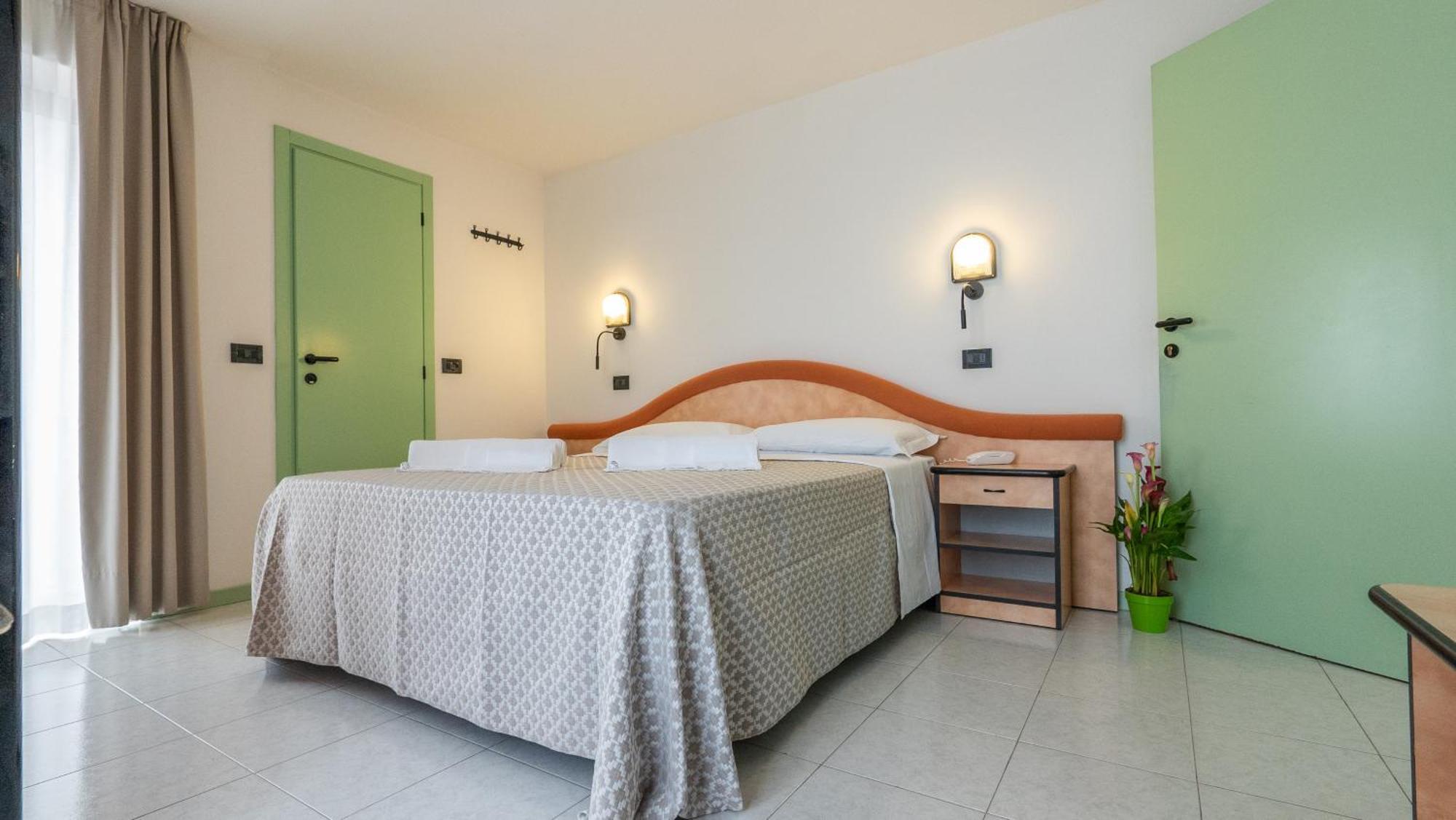 Hotel Nobel Rimini Buitenkant foto