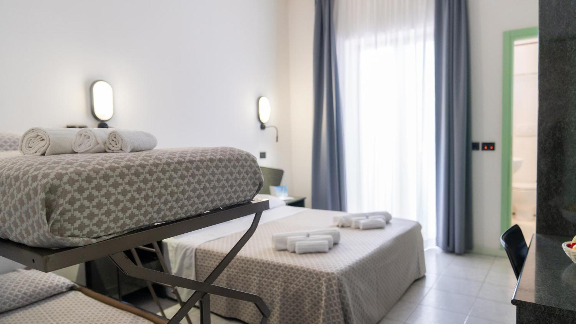 Hotel Nobel Rimini Buitenkant foto